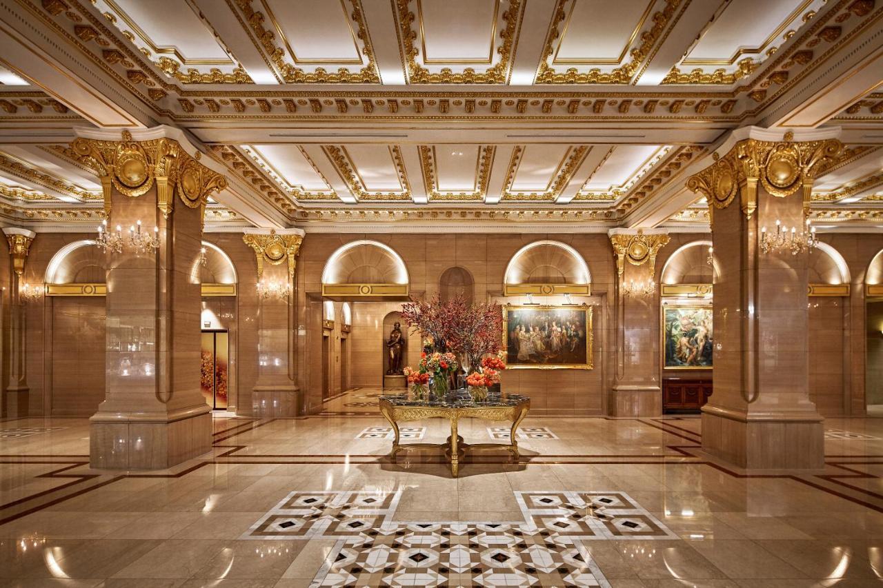 Lotte Hotel Seoul Executive Tower Екстер'єр фото The lobby of the Four Seasons Hotel