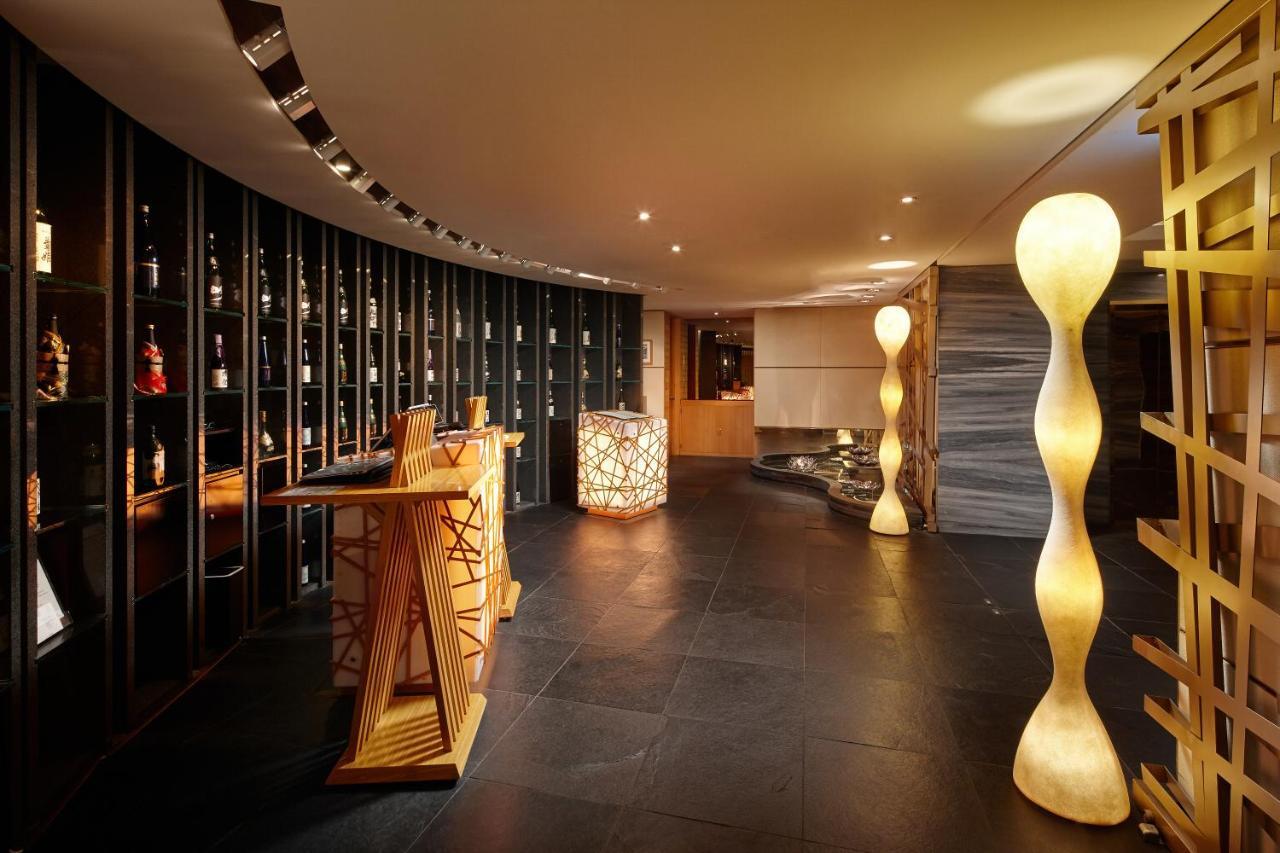 Lotte Hotel Seoul Executive Tower Екстер'єр фото The Wine Shop
